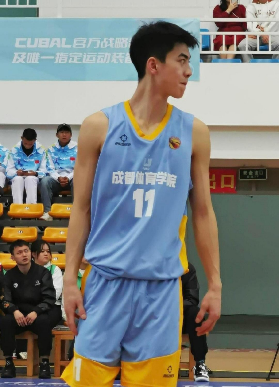 成都体育学院的体育生,你会喜欢这样的男生呢?#体育生