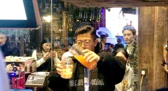 隐婚超生壁咚女生,胡海泉私生活公开,他到底有多少不为人知的?