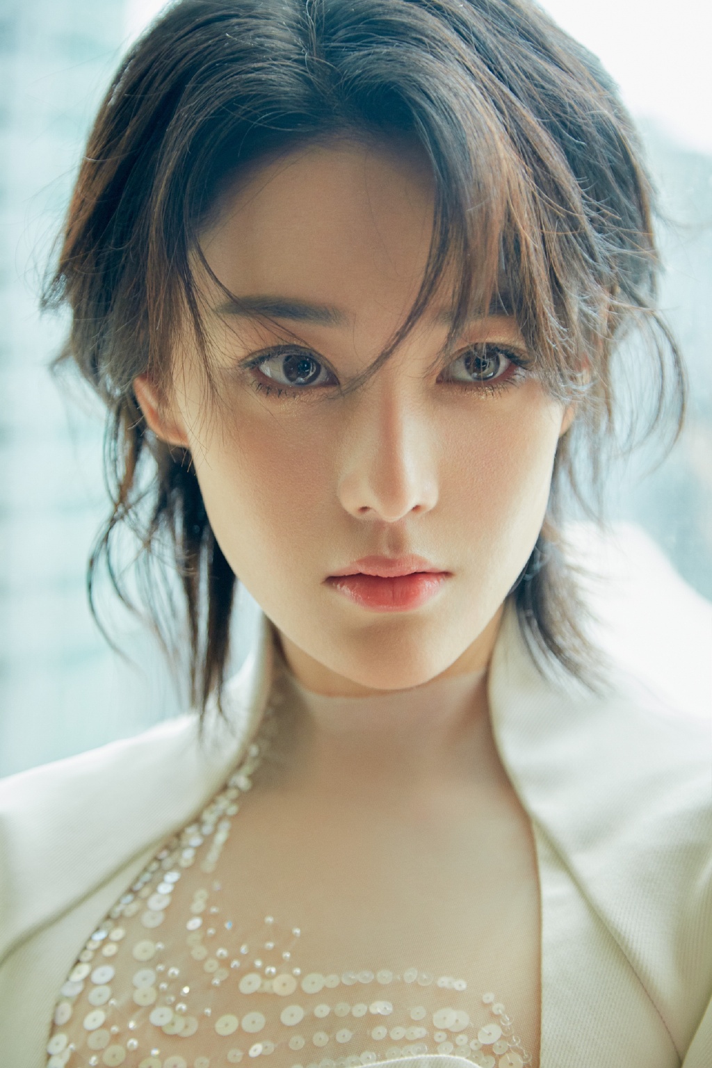 张馨予精美壁纸:容貌出众,身姿性感曼妙!