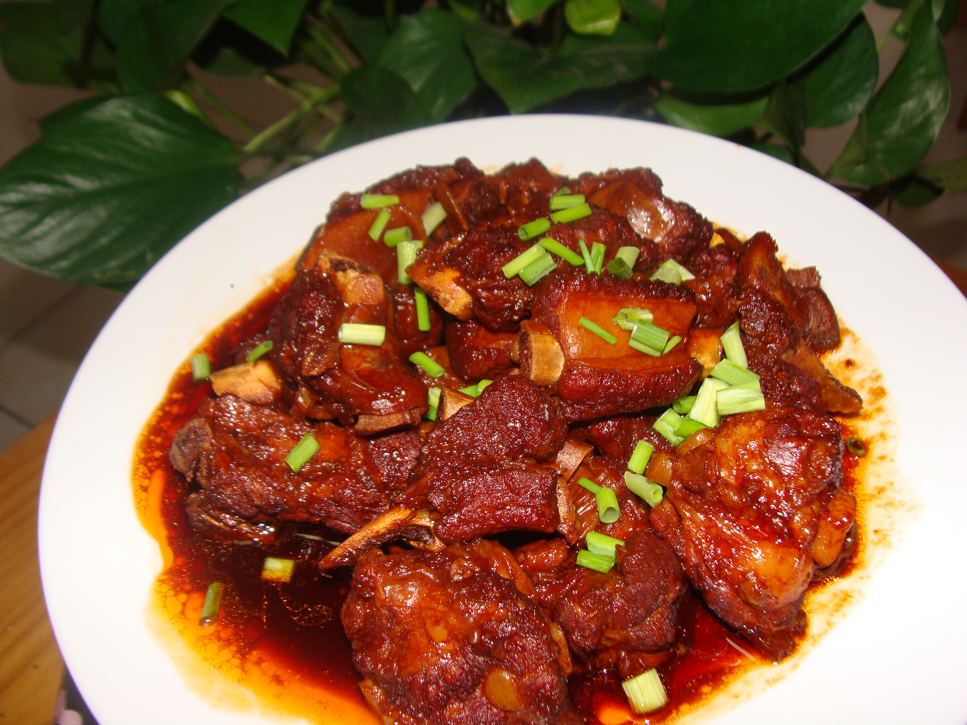 秋天餐厅的主打菜 老酱排骨 这.@荔子言的动态