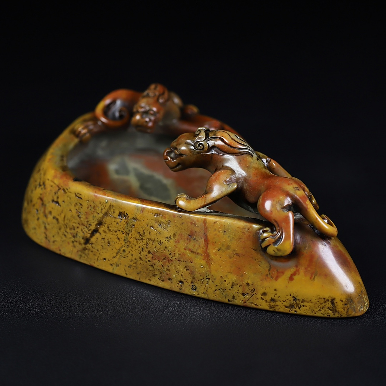 旧藏寿山石原石雕刻双螭虎龙砚台文房摆件,长16.8厘米宽10厘米高5.