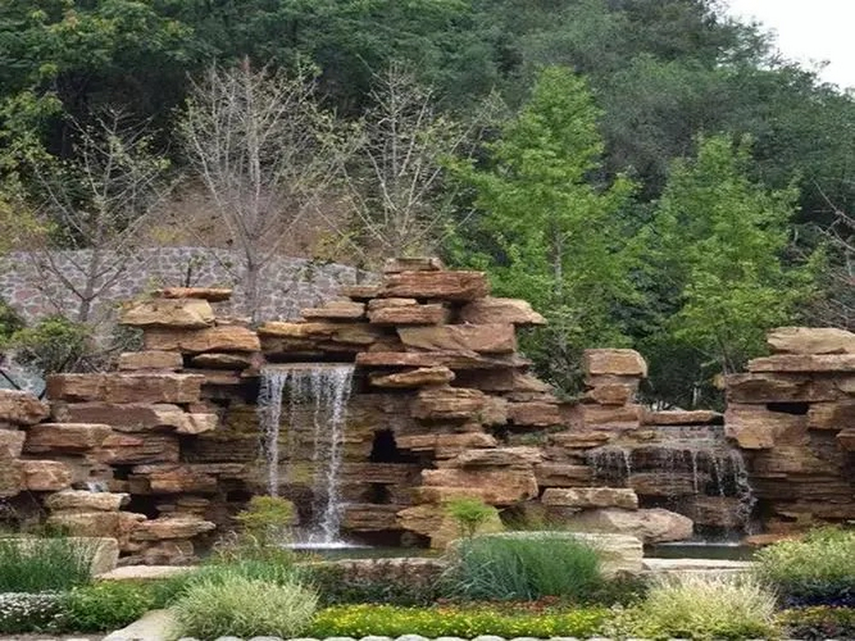 善帛假山厂家 专业制作假山喷泉 千层石假山批发 #千层石假山厂家