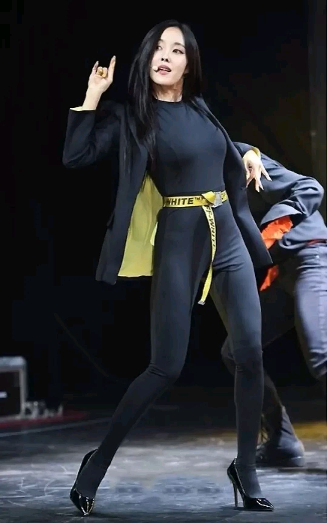 韩国女明星朴孝敏身材火辣,衣品绝了