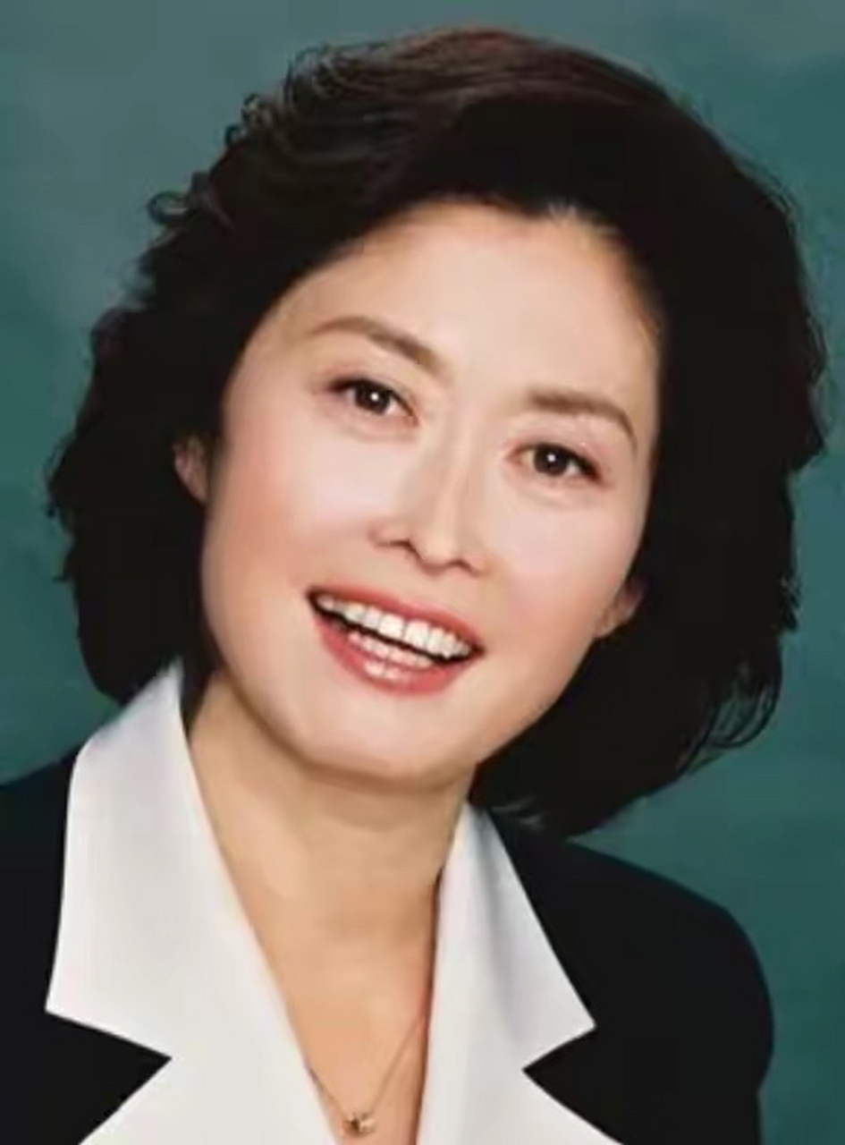 主持人敬一丹:丈夫身家上亿,女儿嫁给外国人,退休后也不闲着 直至今日