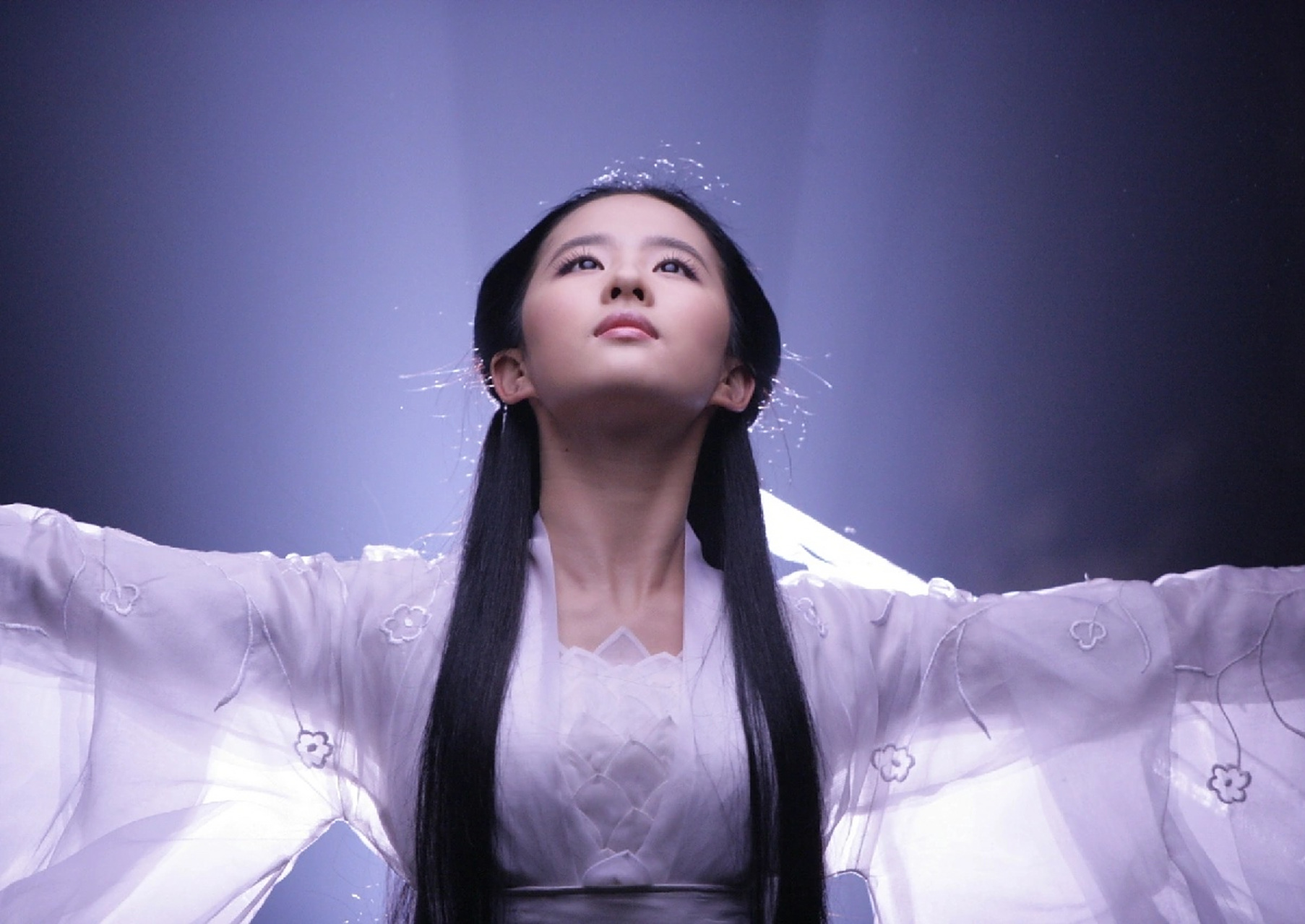 看过很多版本的神雕侠侣,唯有刘亦菲演的小龙女这个版本最经典,不管看