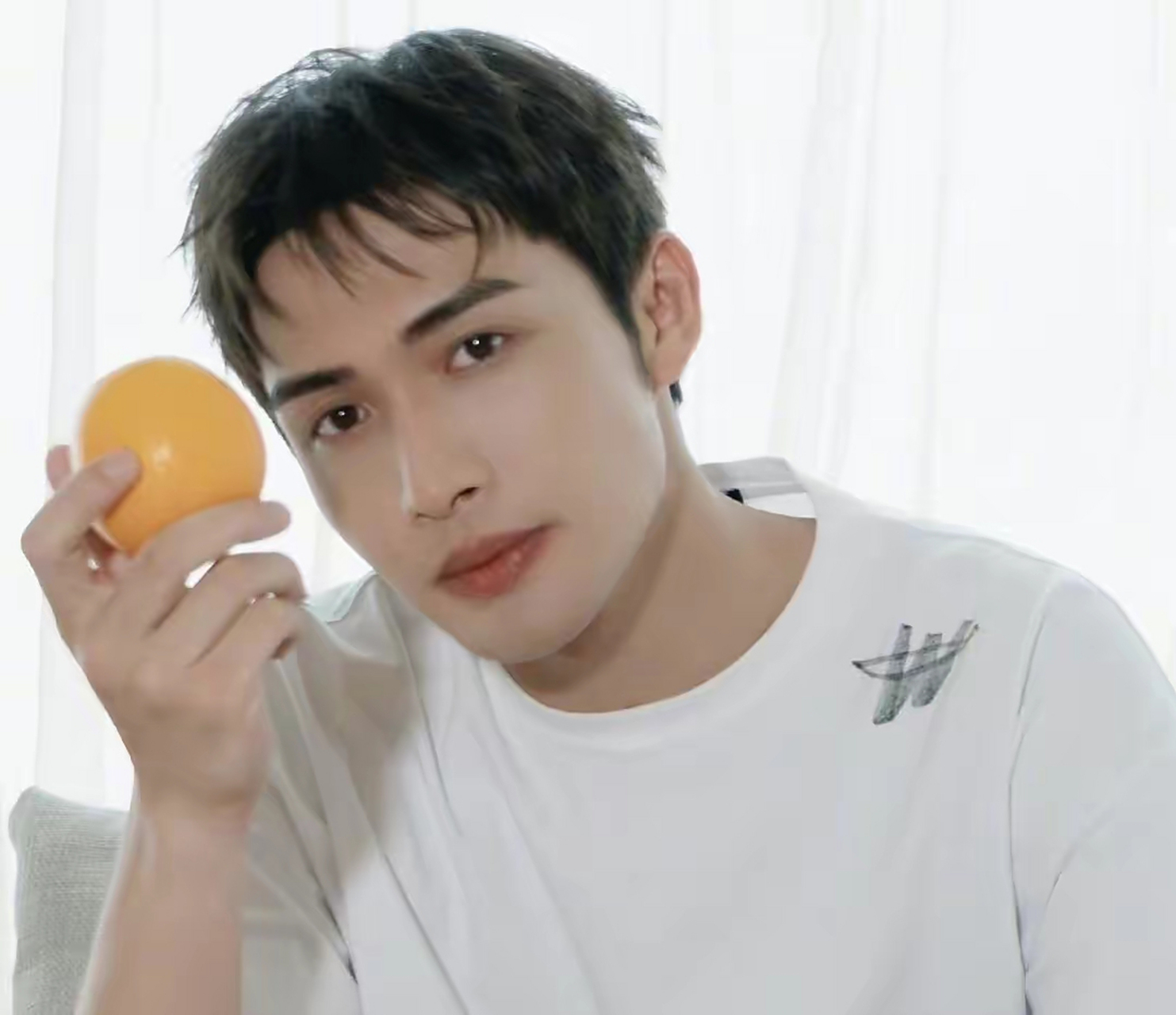 网曝张彬彬隐婚生子,父母抱孙子乱逛,妻子疑是圈内人  8月10日,娱乐圈