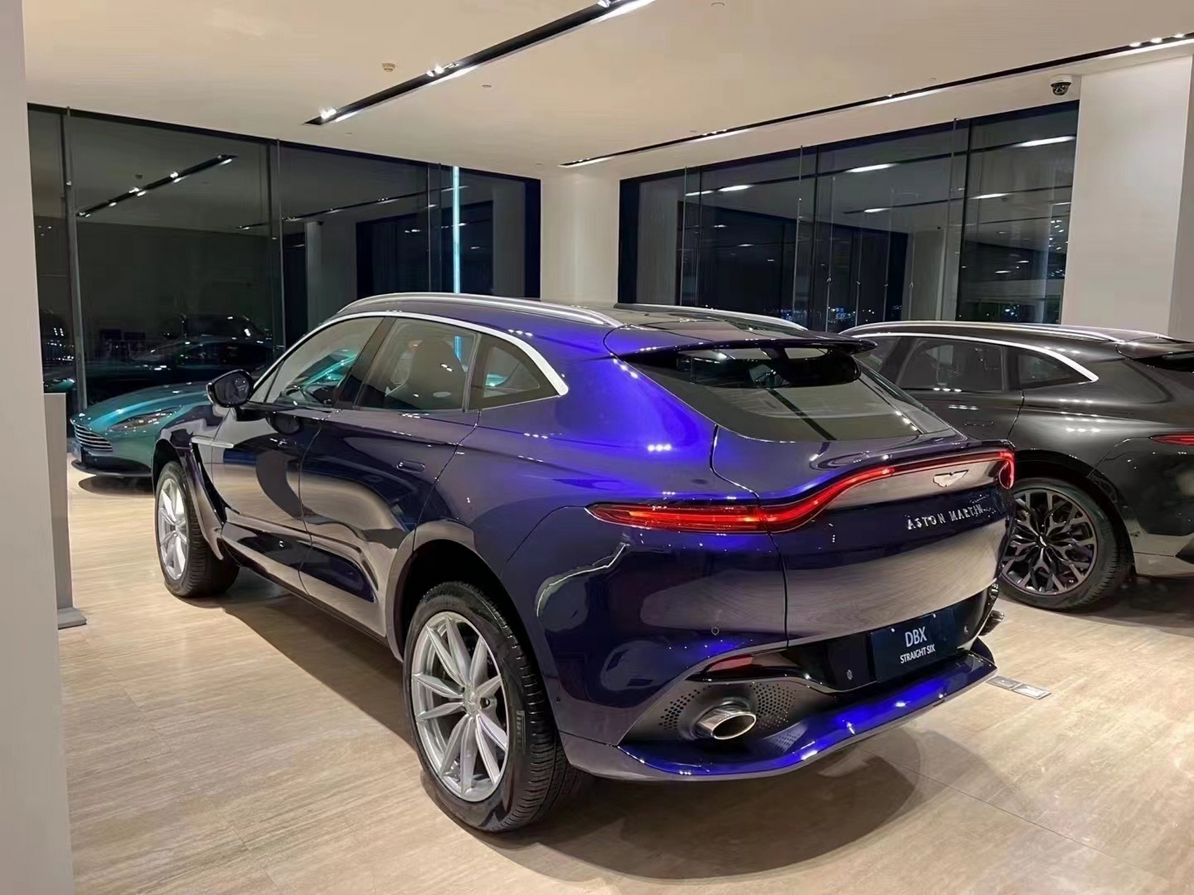 阿斯顿马丁dbx越野现车