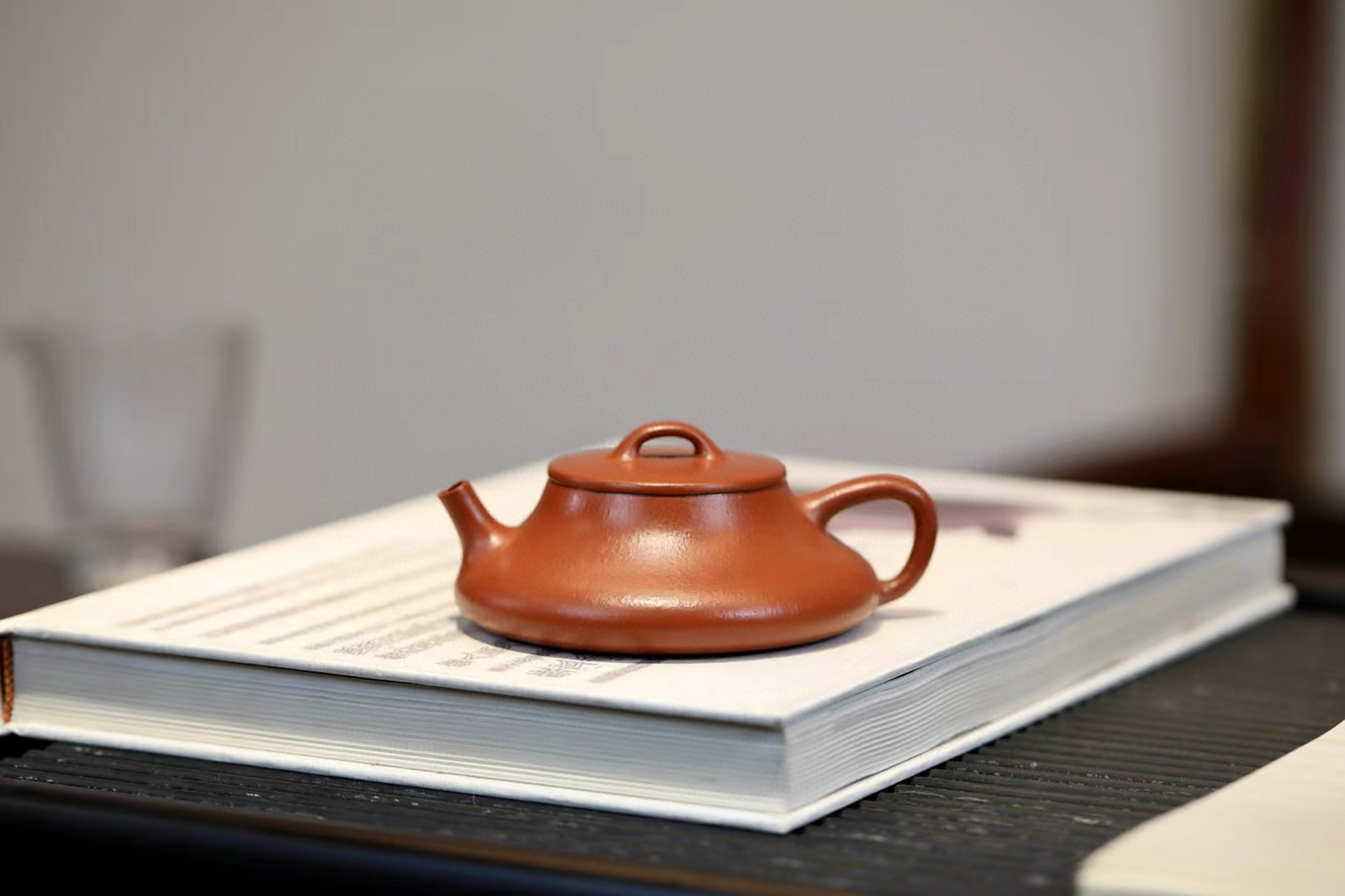 文瓢|原矿朱泥|150cc|半手  嘴,把,钮等部位与壶身暗接,以圆融的转角