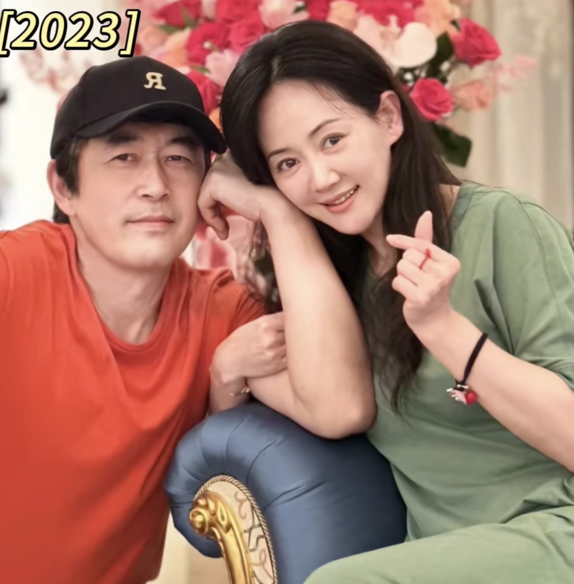 43岁张定涵晒照秀恩爱,老公王志飞鬓角花白,夫妻同框像两代人