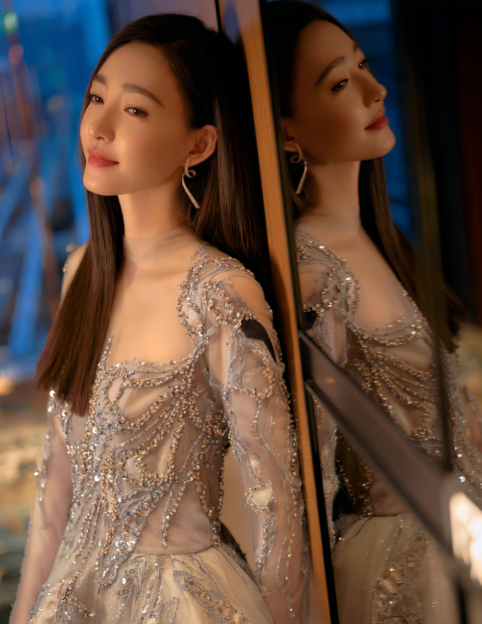 王丽坤气质优雅,举手投足间都散发着迷人的魅力,让她成为活动现场最亮