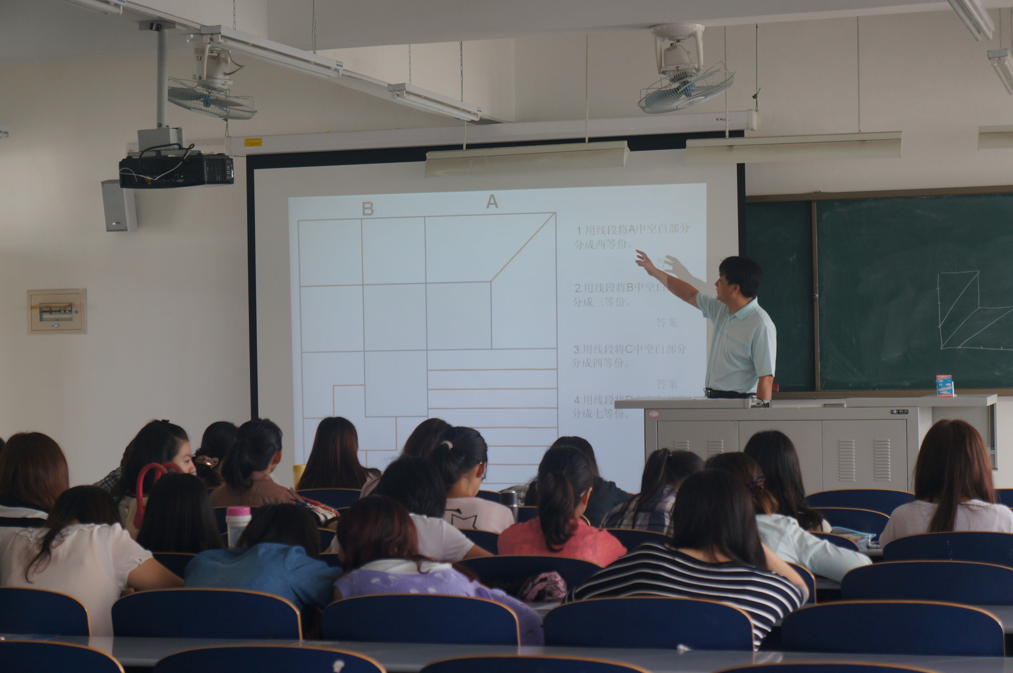 清华大学打算七百多门课都用英语教学