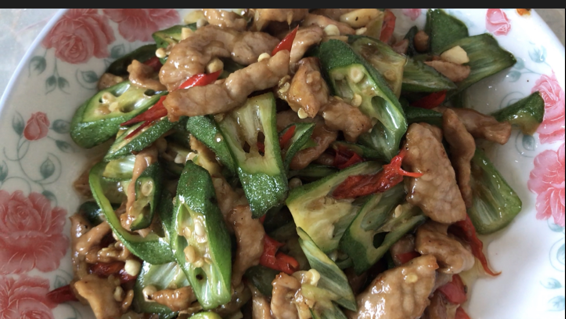秋葵炒肉片做法简单,营养丰富,下酒又下饭
