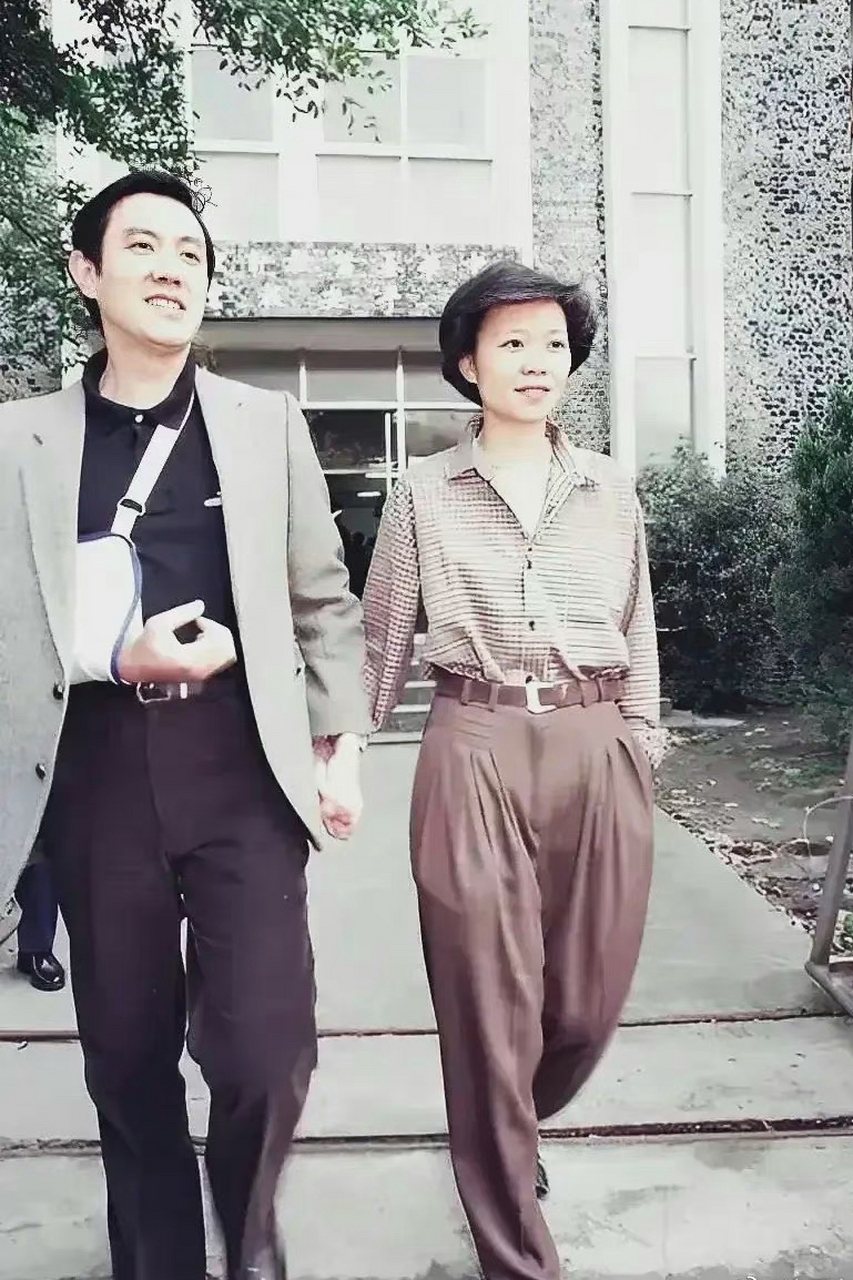 1989年,马英九夫人着太子裤,知性干练,很漂亮的.