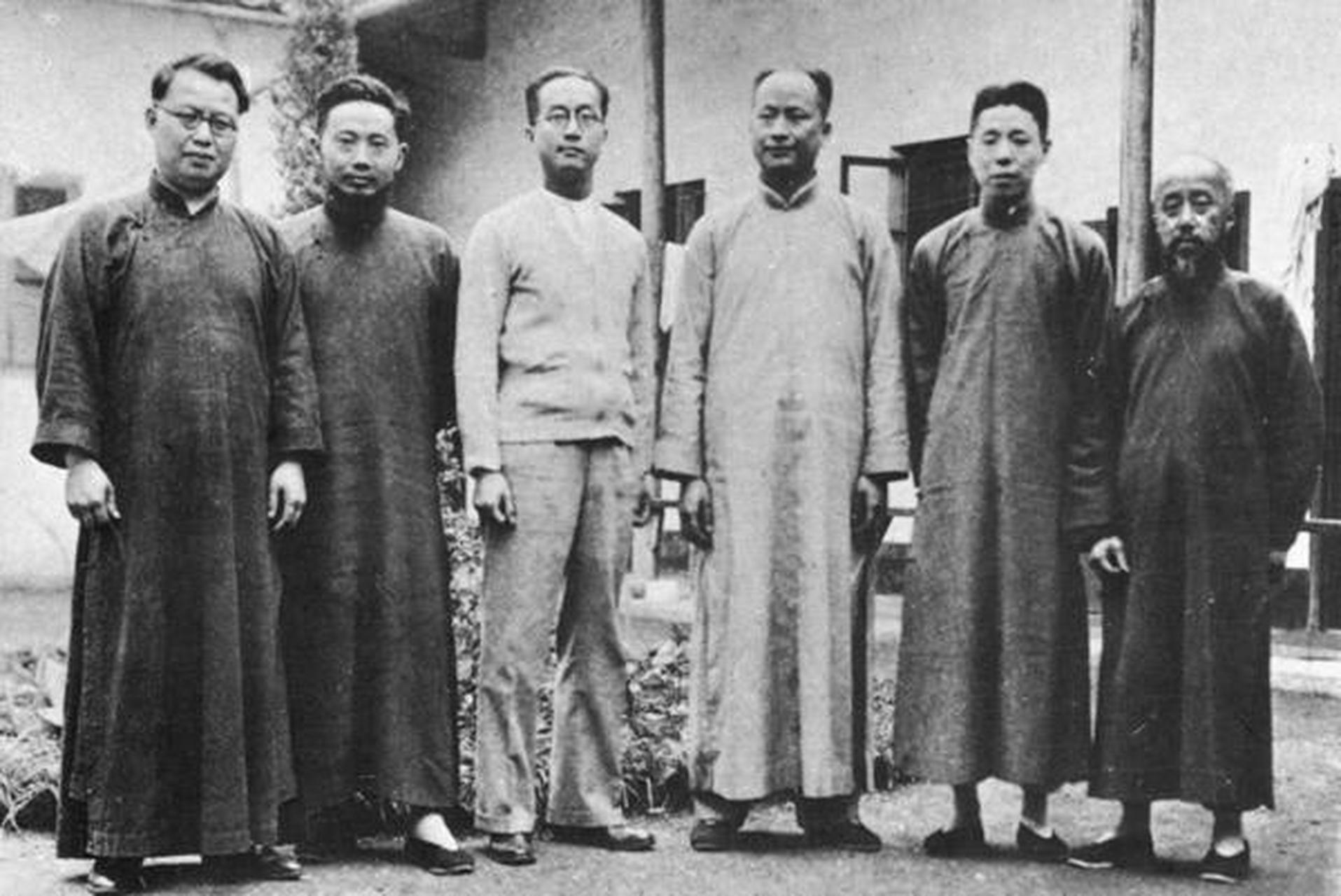 #历史上的今天# "七君子"被控参与发动西安事变  在狱中高歌的六君子,