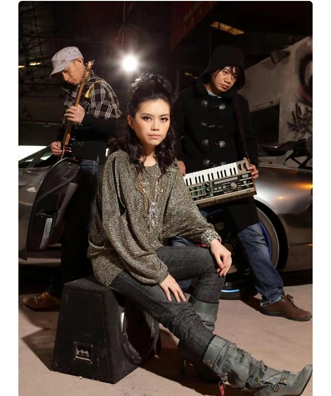 与非门乐队女主唱蒋凡,被曝突然去世,更让人痛心地是,生前是中国摇滚