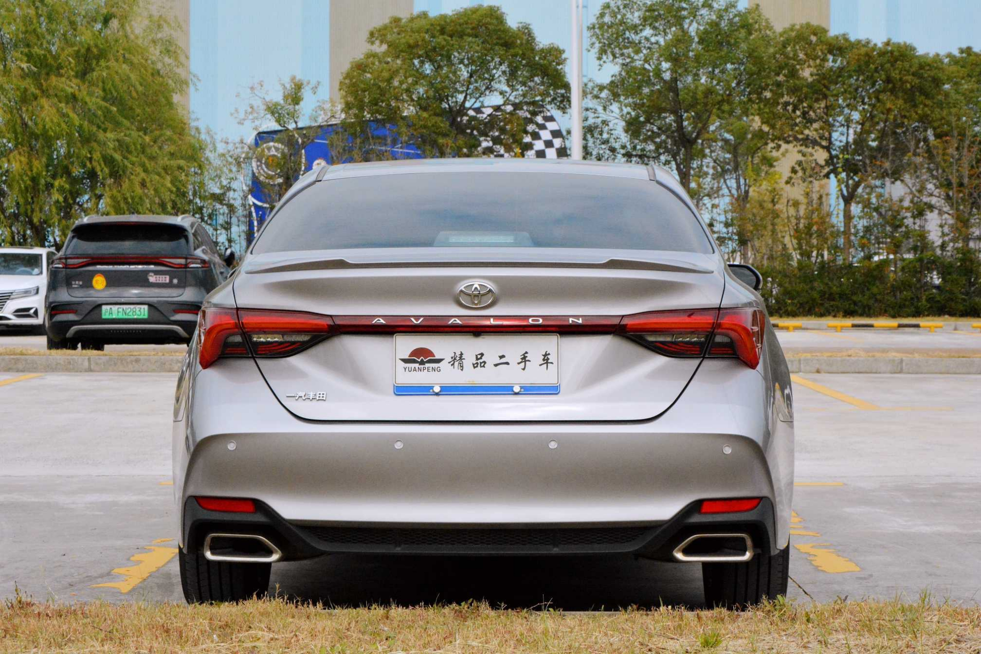 2021年丰田亚洲龙2.5l豪华版