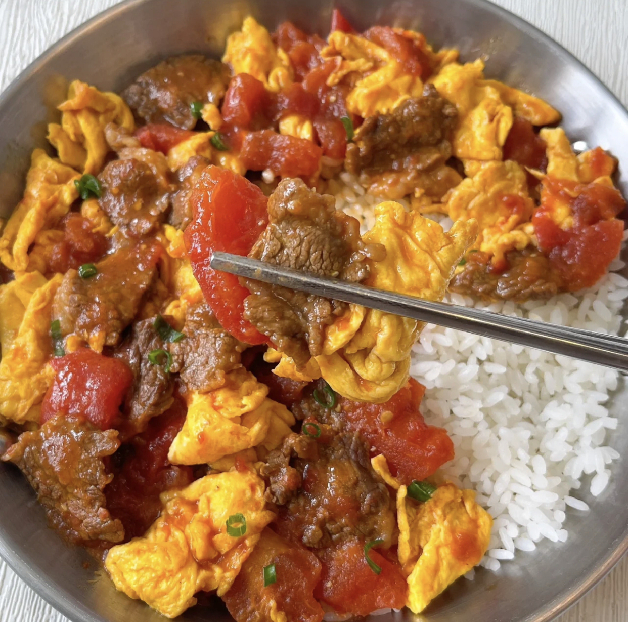 吃不腻的番茄鸡蛋牛肉饭!鲜香嫩滑好下饭!