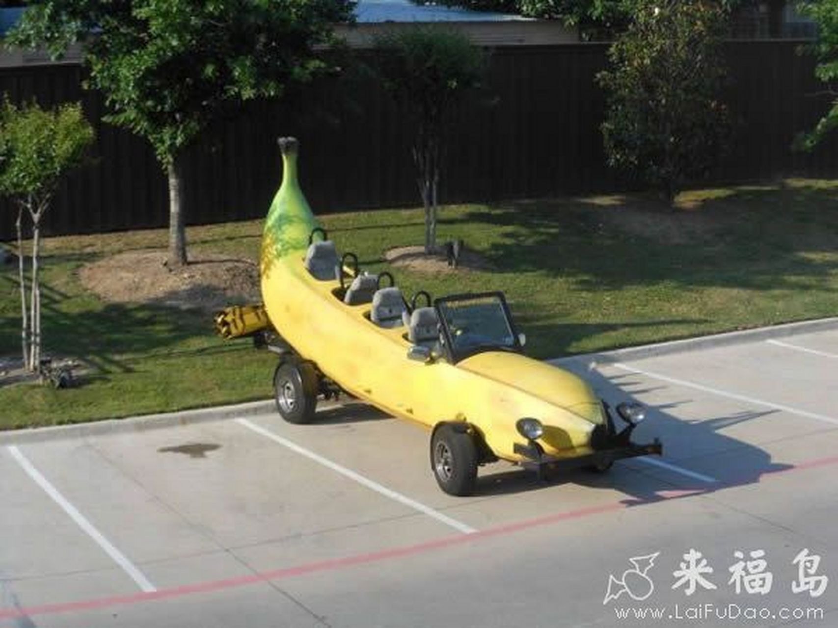 我们家的加长香蕉车