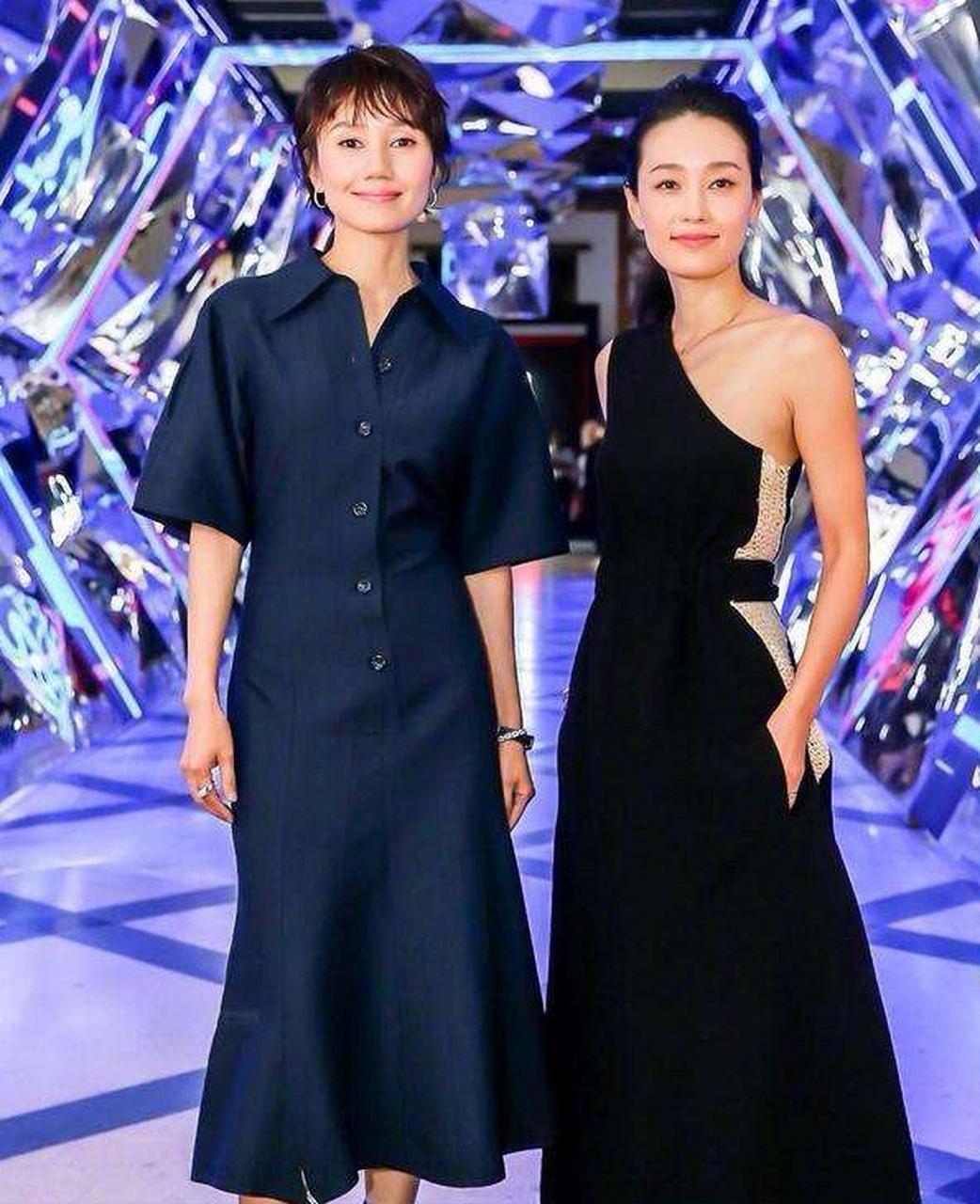 马伊琍长发比短发美,看起来更时尚,长发显得很一般