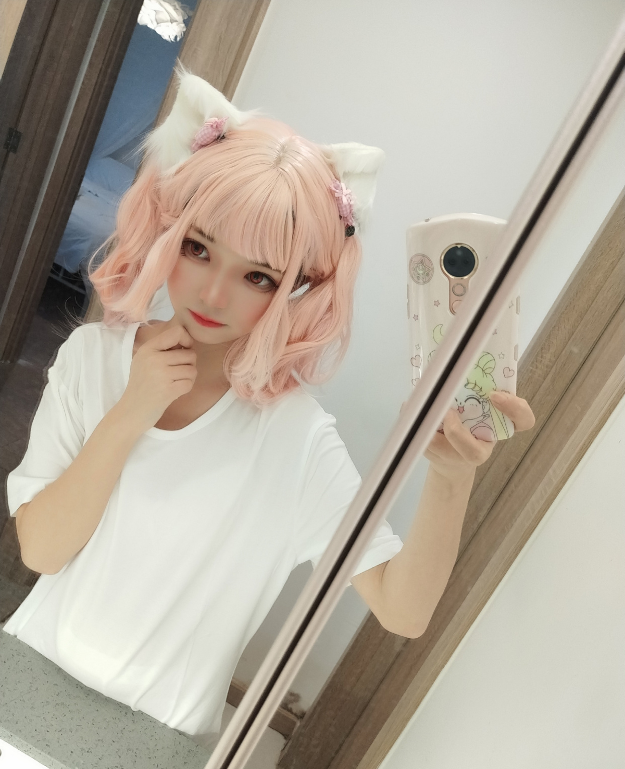 cosplay:黑白两只可爱的猫娘,遮住脸不见人,难道只能看腿吗?