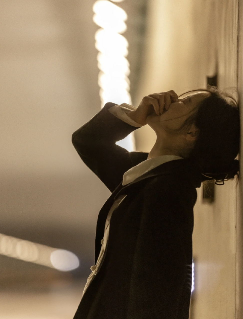 谁会没事就哭, 一定很难过, 很委屈,很崩溃, 眼泪这个东西很奇怪, 疼