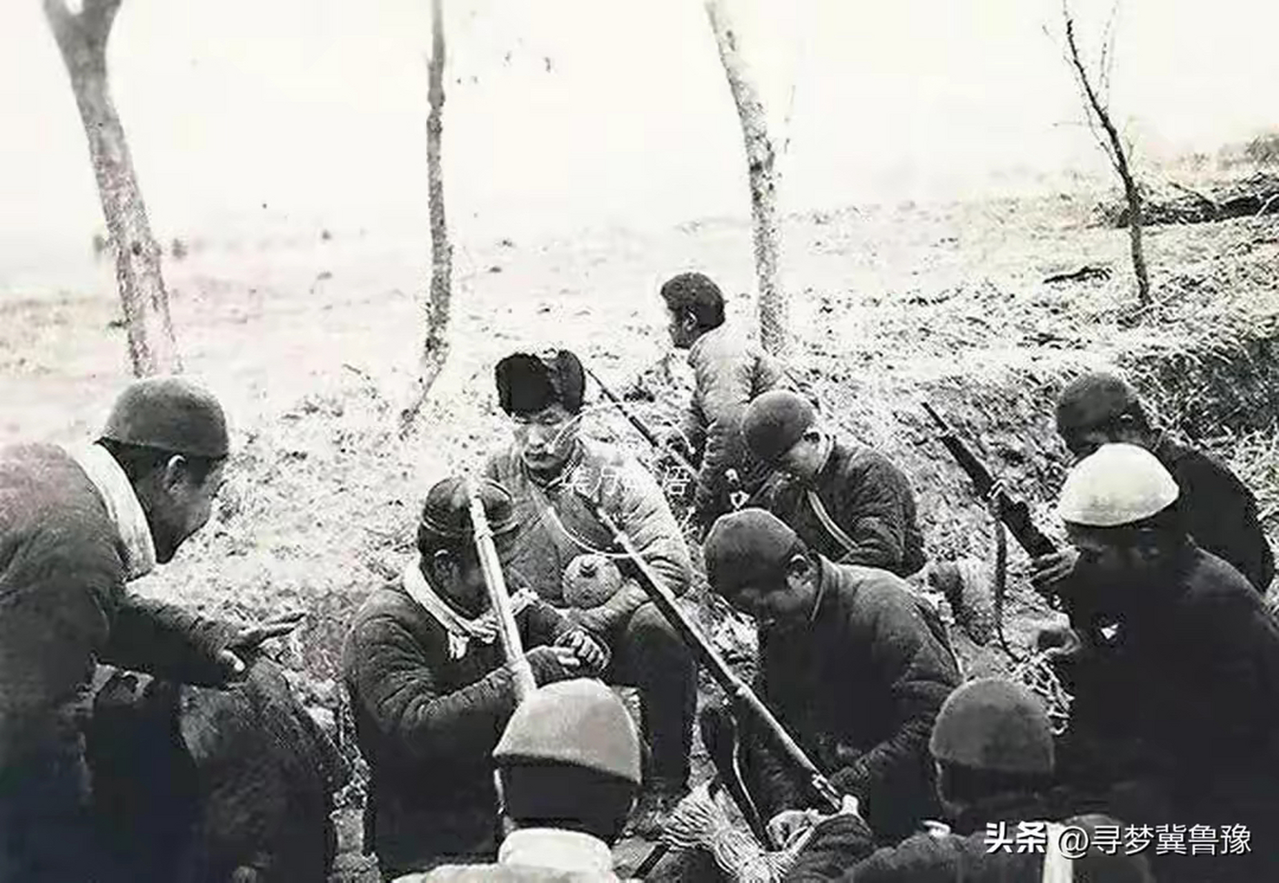 这时候,鲁东南特委书记是景晓村,李仲林的主任,高克亭同志也在那里.