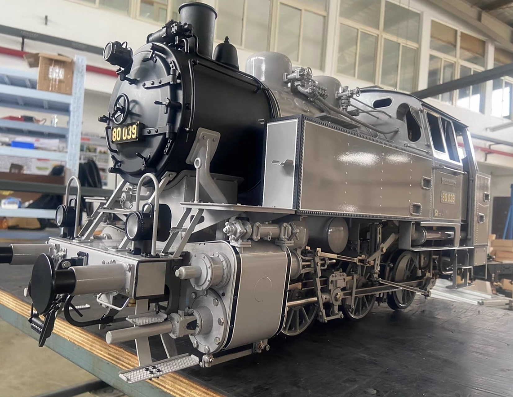 不得不说,我们的厂家真的很牛,为客户精心打造的德国br80蒸汽机车模型