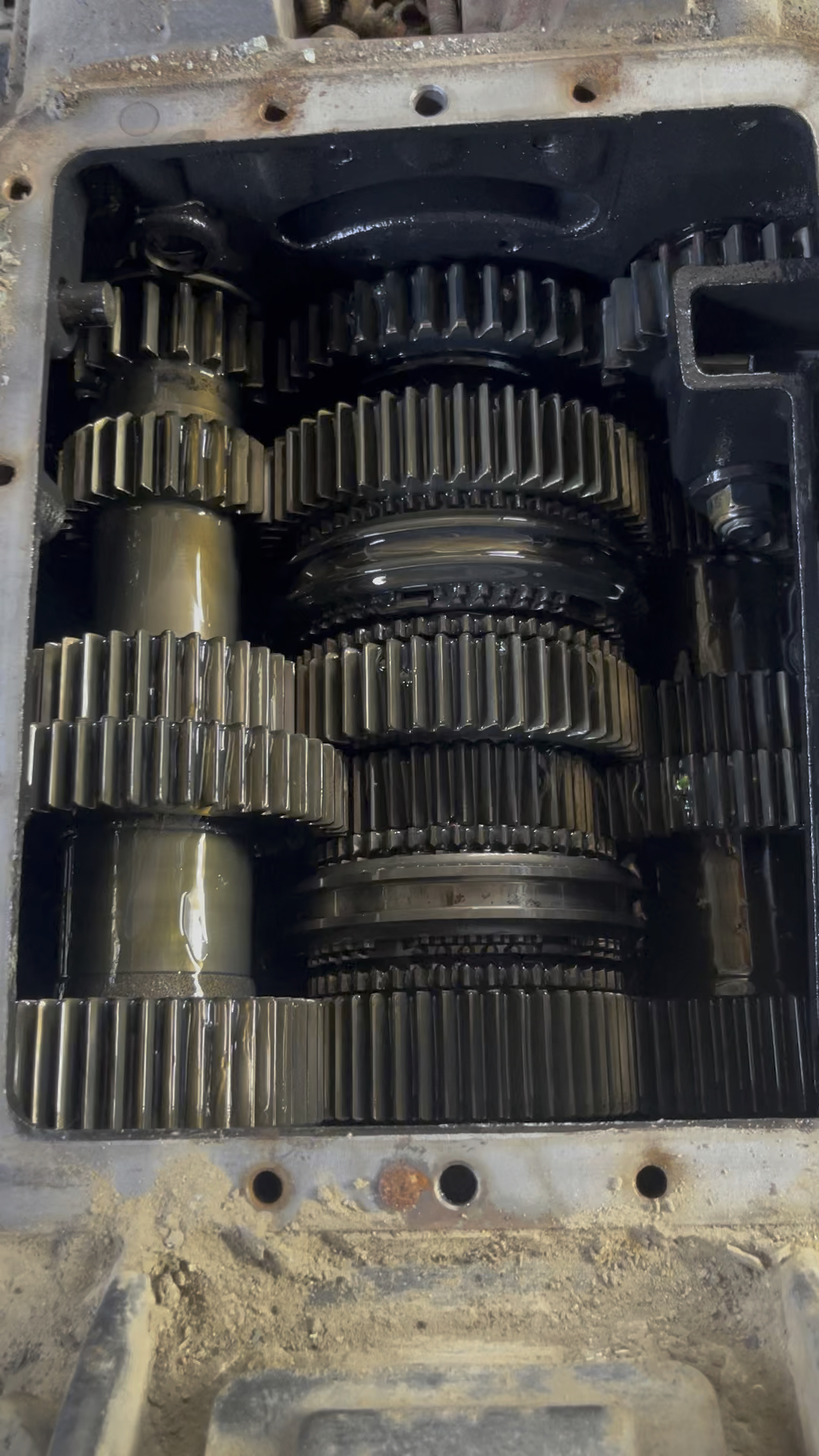 法士特小八挡变速箱开箱检查齿轮