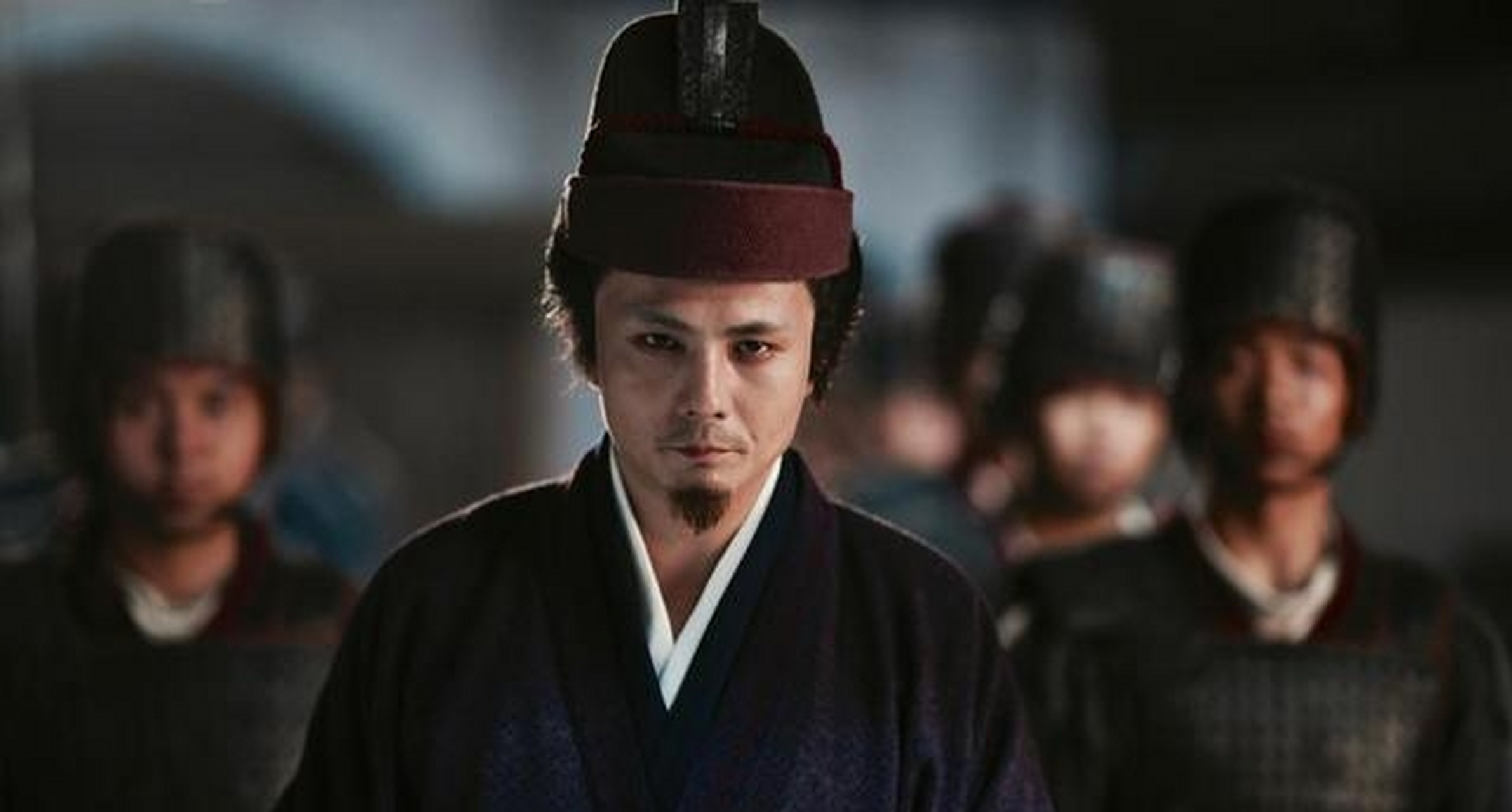 来俊臣只说了一句话,周兴便立刻跪地求饶  武则天登基后,为了稳固江山