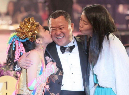 01年代,邓光荣跑步被追砍,何鸿燊出面才使他保全了生命