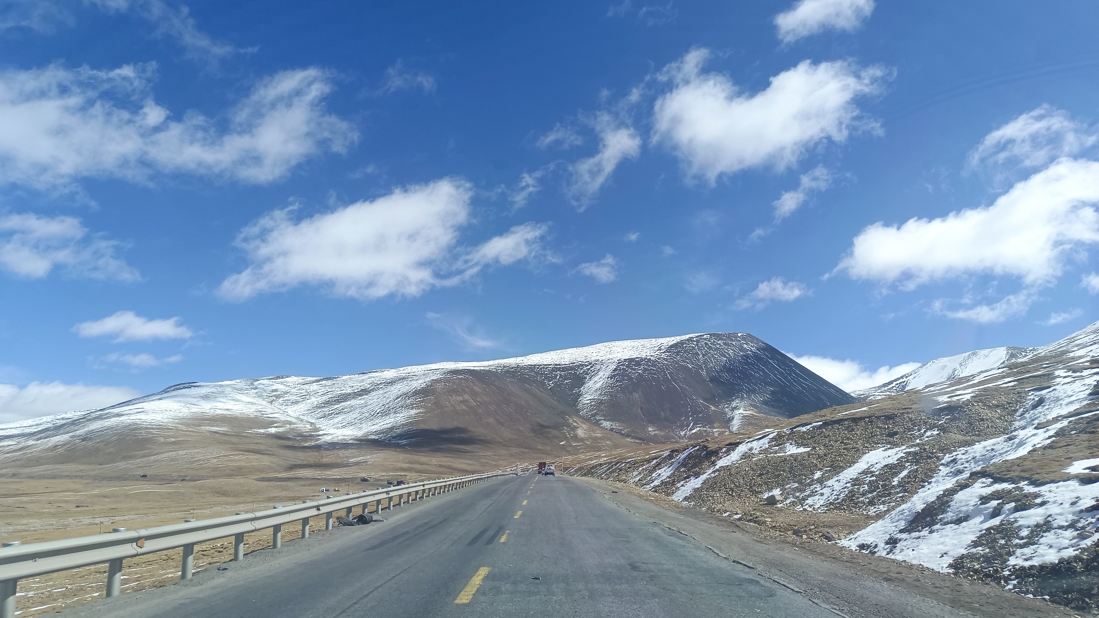 西藏之旅出藏篇109国道之格尔木,前一日住在109国道当雄,海拔4000