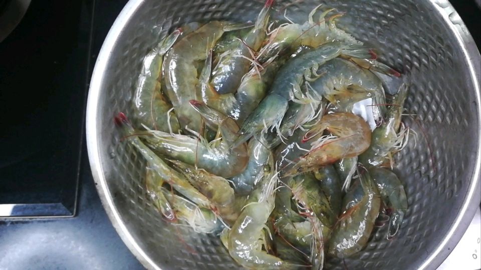 基围虾除了炸炒炖、还有一种很健康的吃法!