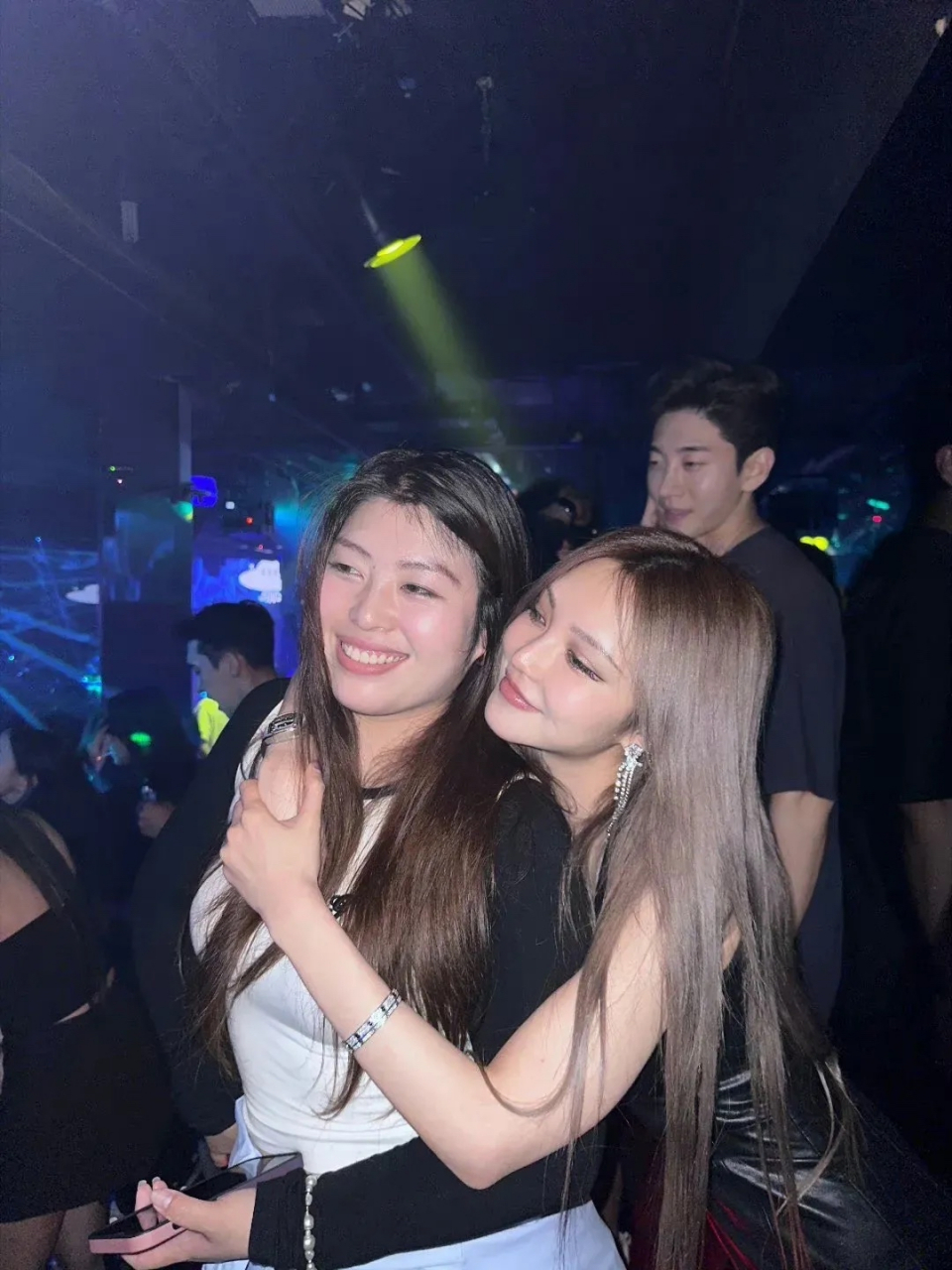 罗志祥前女友周扬青现身夜店,引起热议!