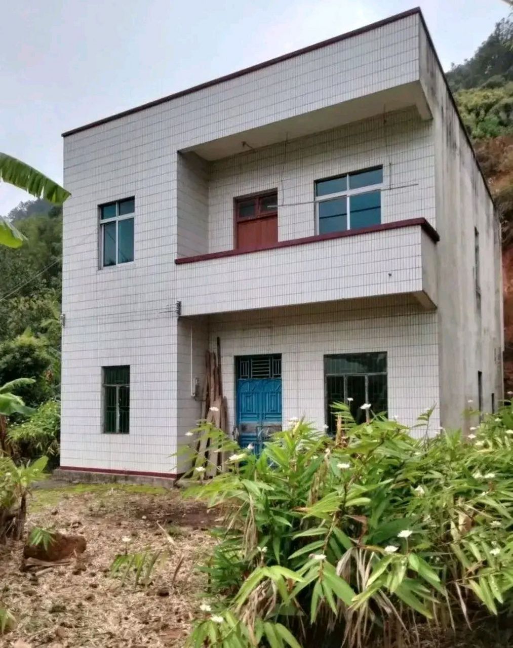 这栋农村两层房子6万块钱,划算吗?