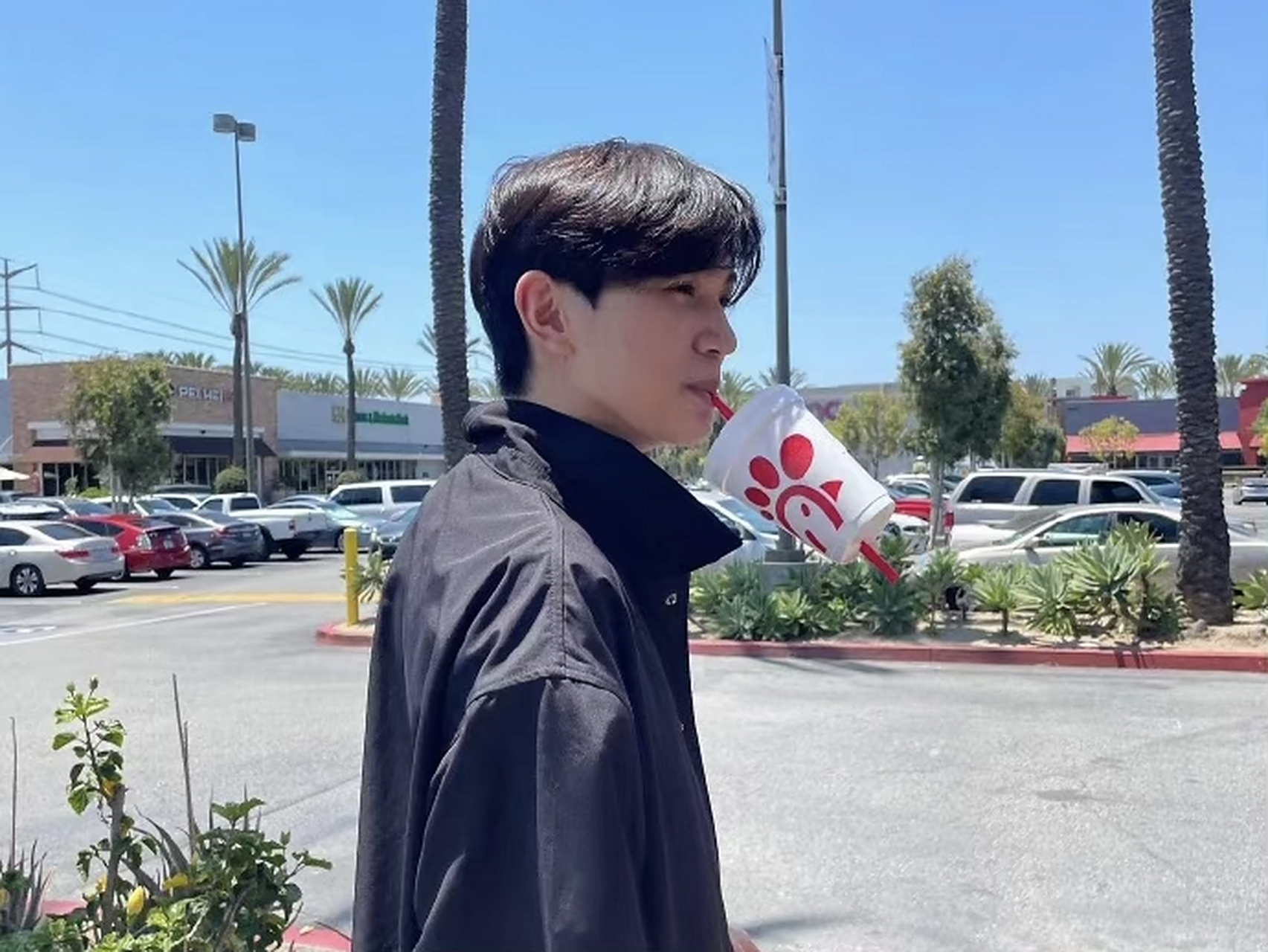 袁咏仪儿子张慕童发近照,你觉得这颜值怎么样呢?