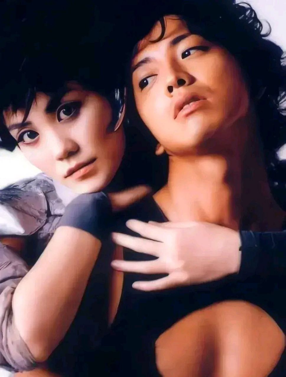 天呐,王菲居然和木村拓哉一起拍过写 真!简直太哇塞了!