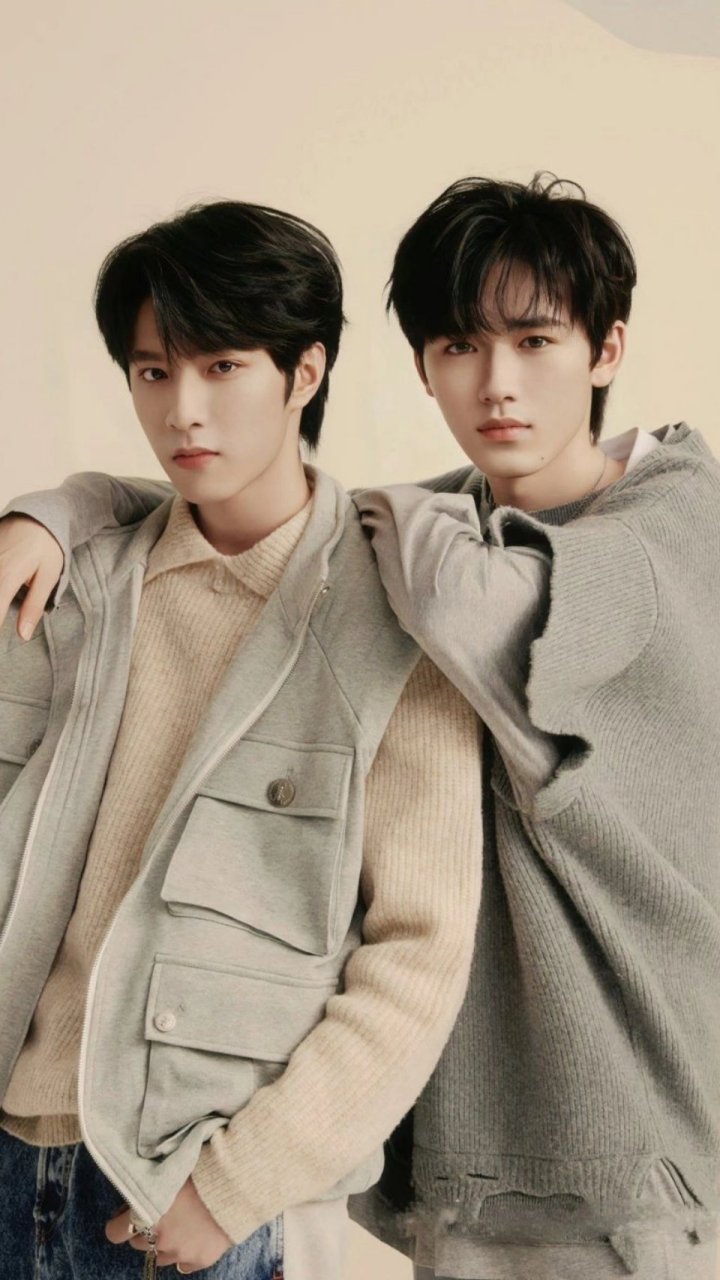 文轩# [文轩永远热恋] 想要一个烟花绚烂的夜晚 如梨花银雪漫过千山