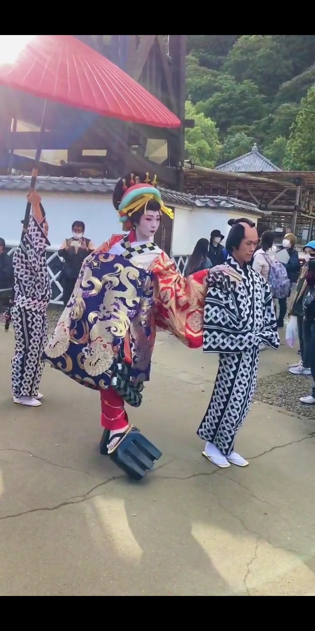 日本花魁游街,看着真有气场