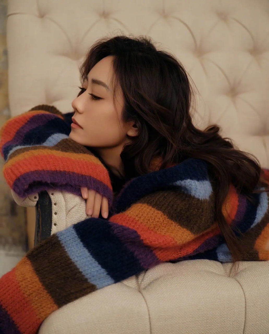 刘芸《男人装》新刊韧性刘芸, 率真热忱守不变初心, 韧性坚定展独特美