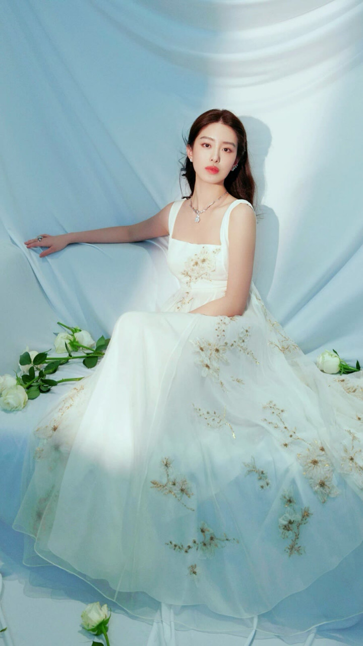 杨采钰# #杨采钰法式穿搭很绝