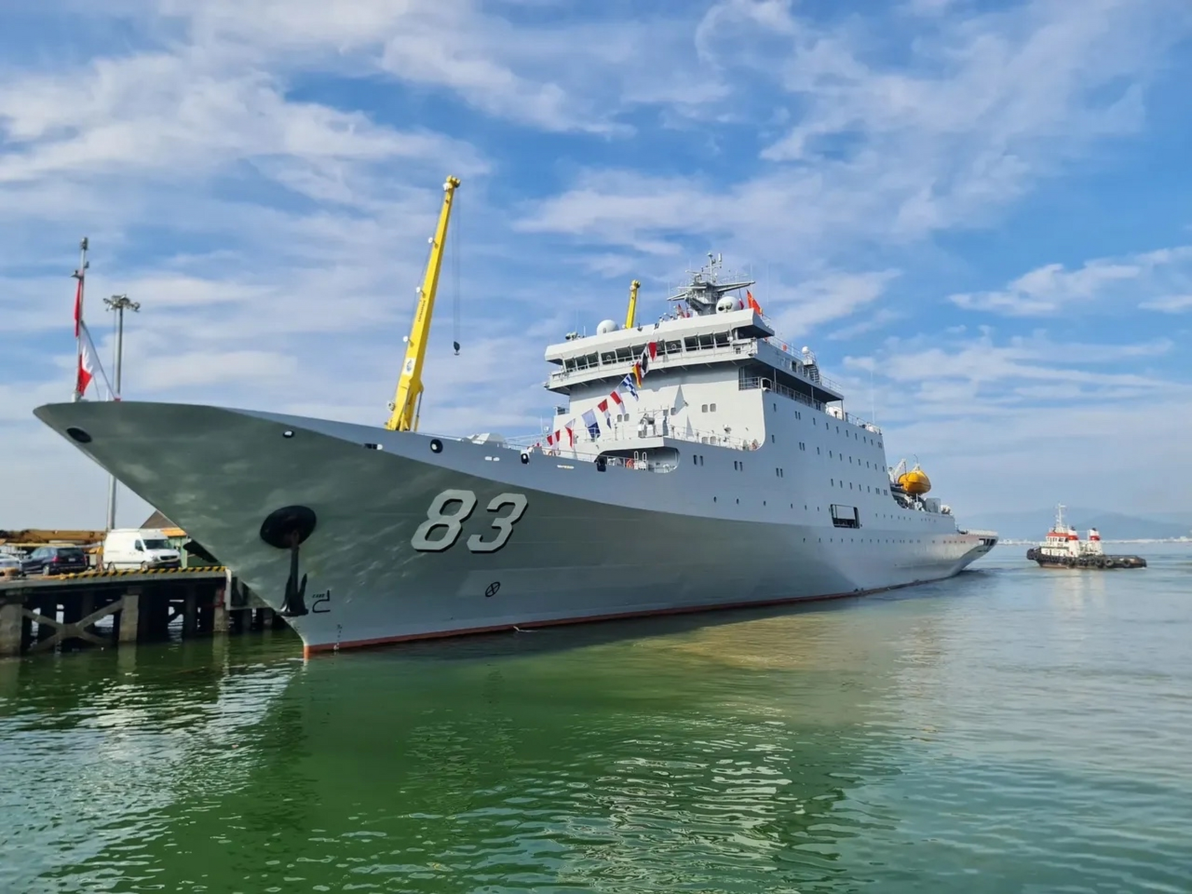 中国9899海军83戚继光舰访问越南 新型训练舰 该舰于5月23日抵达