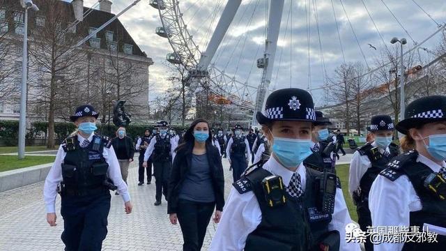 警局里面征服警花