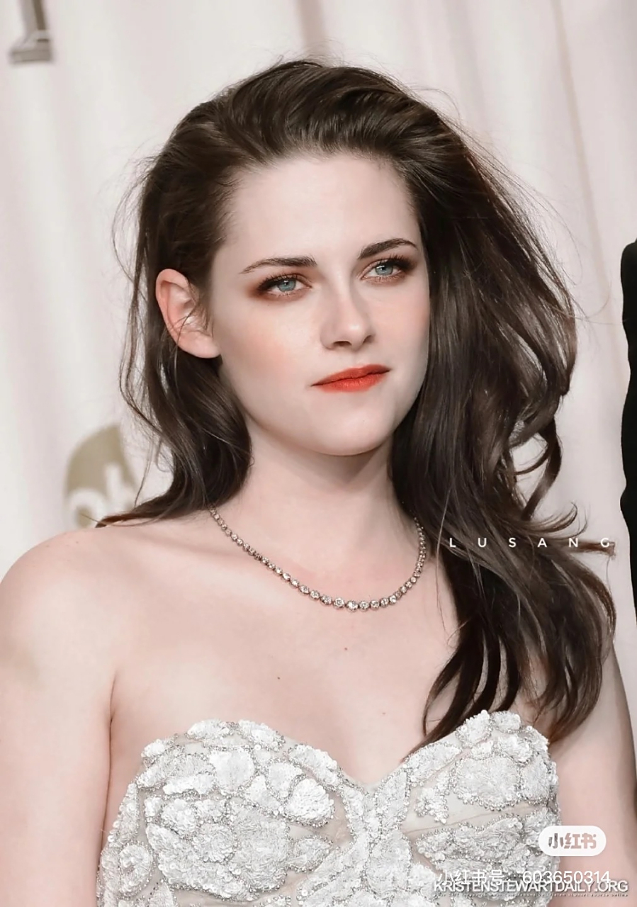 《暮光之城》女主克里斯汀斯图尔特这几年变化是真不小啊,看起来像是