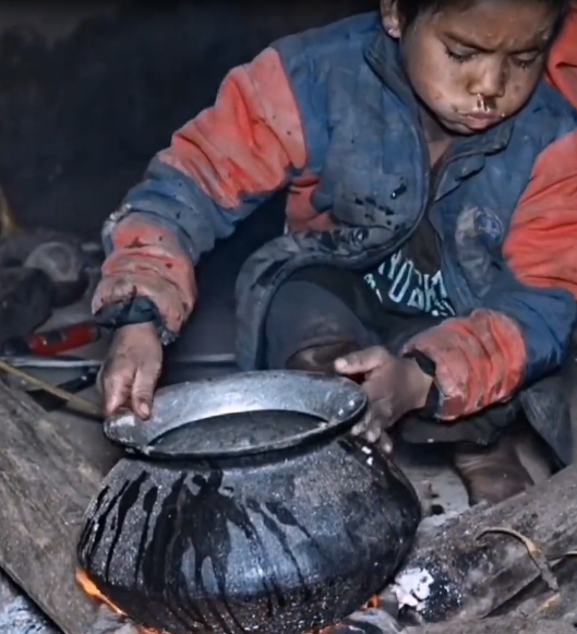 最穷山区的孩子的生活日常;第一节