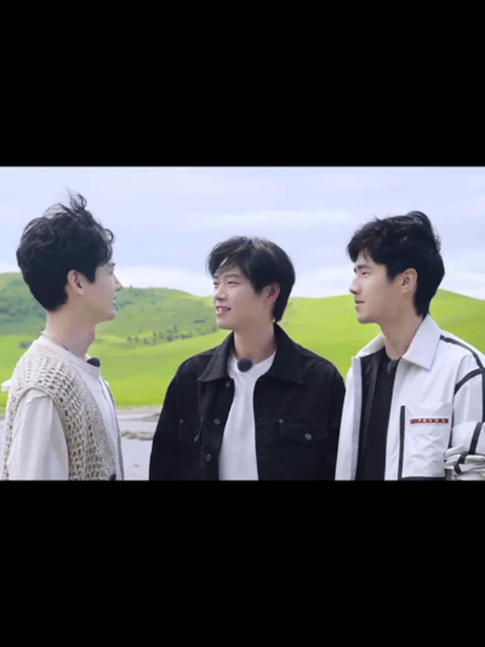 《现在就出发》白敬亭,魏大勋,刘昊然同框,隔着屏幕就感觉到了显眼包