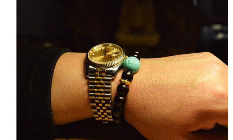 手表和手串怎么同时佩戴