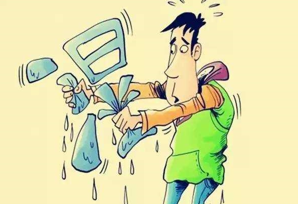 睡前洗完脚后,把藿香正气水涂抹在脚底,或帮助改善5大症状