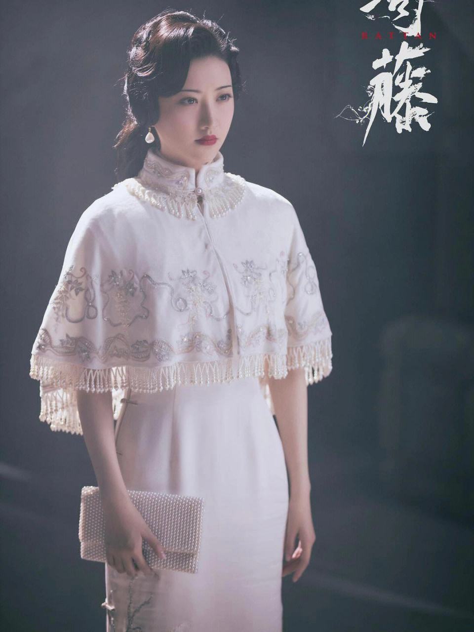 有网友发现安踏微博已经删除了某张代言的物料,官方旗舰店也下架有关