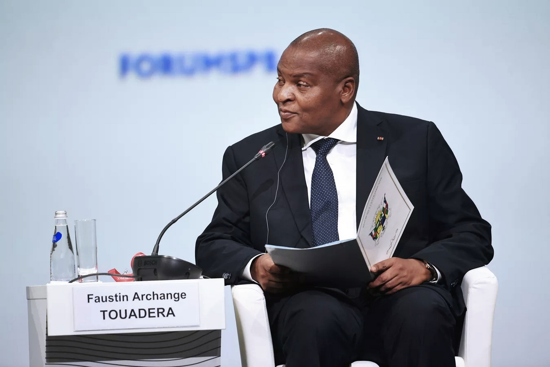 中非共和国总统称"俄罗斯-非洲论坛"是抵制国际霸权的机会.