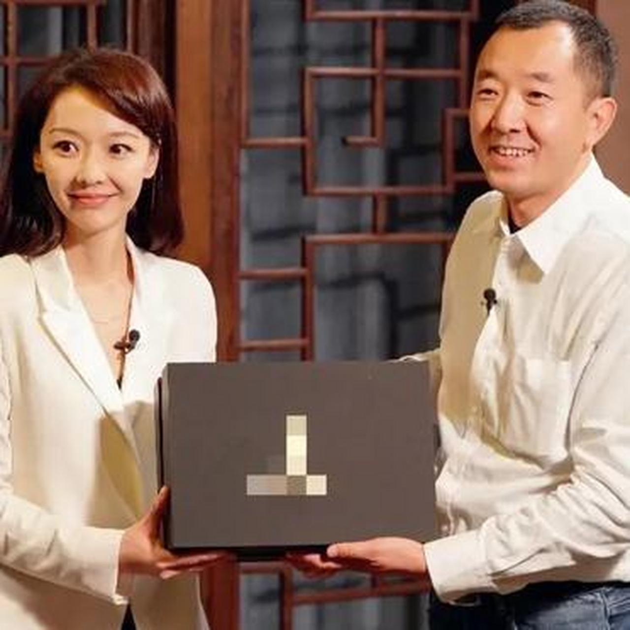 刚到巴东县4年,陈行甲就把刘冰送进了监狱,陈行甲问刘冰:"你为什么